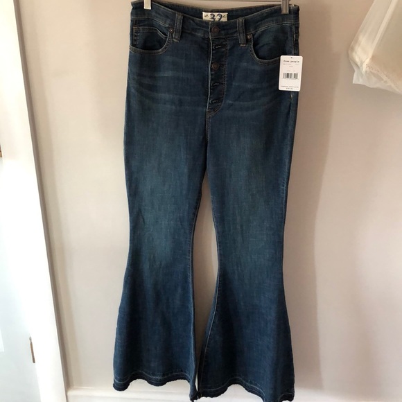 Free People Sz 32 Irreplaceable Flare Jeans - Picture 4 of 12
